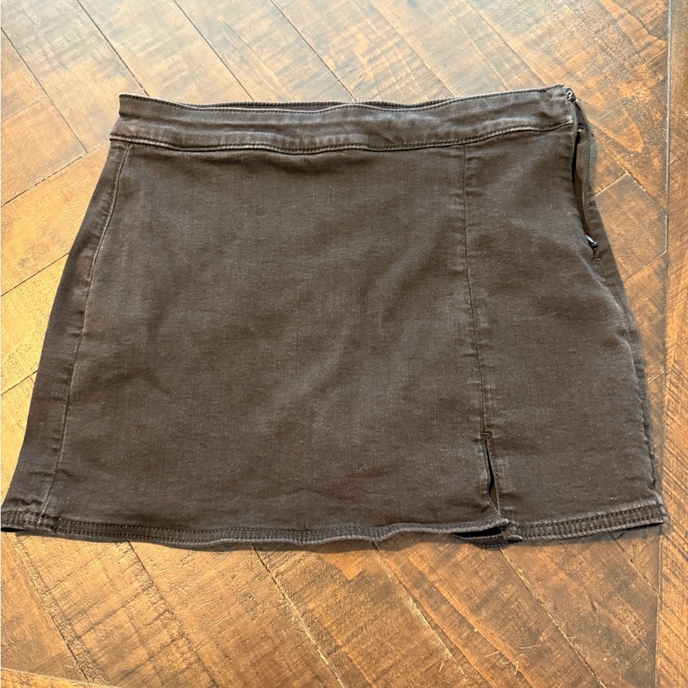 American Eagle Outfitters Black High waisted denim skort!